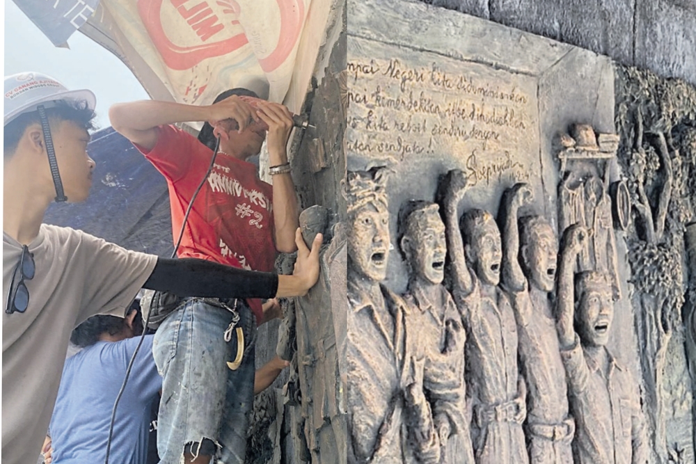 TERPASANG: Para pekerja tengah memasang relief di Taman Plaza Museum Peta beberapa waktu lalu.