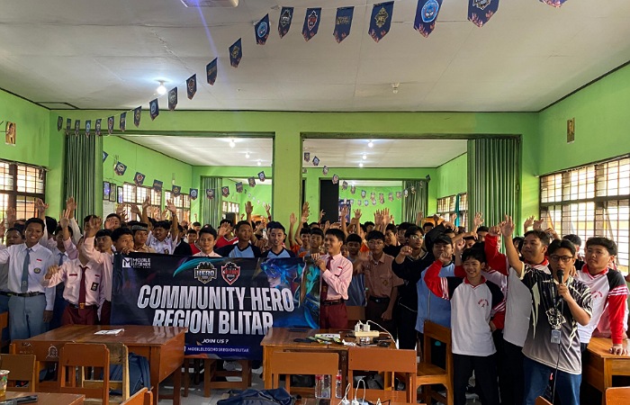 Community Hero Region Blitar menggelar Tournament Mobile Legends di Beberapa Sekolah di Blitar Raya.