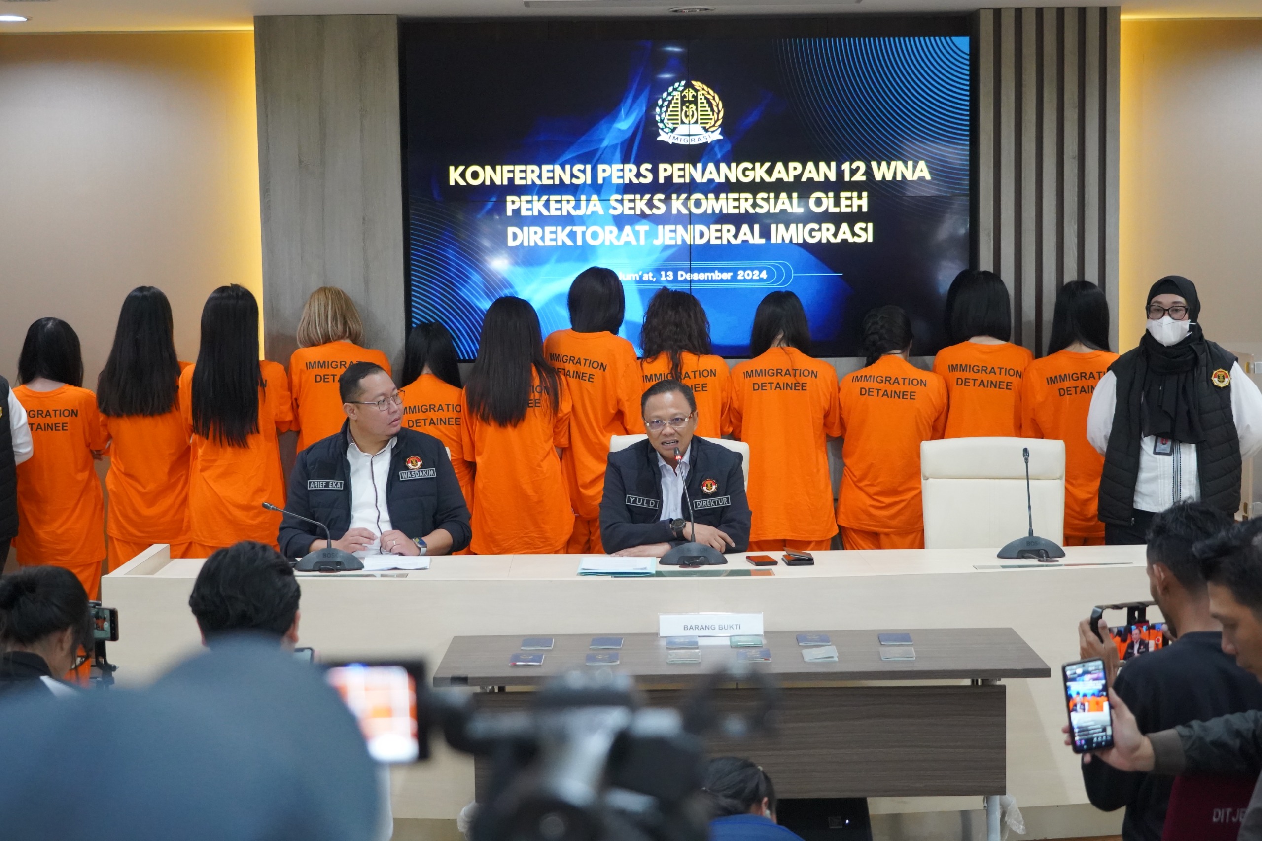 12 perempuan asal Vietnam diamankan Direktorat Jenderal Imigrasi pada Kamis (12/12/24)