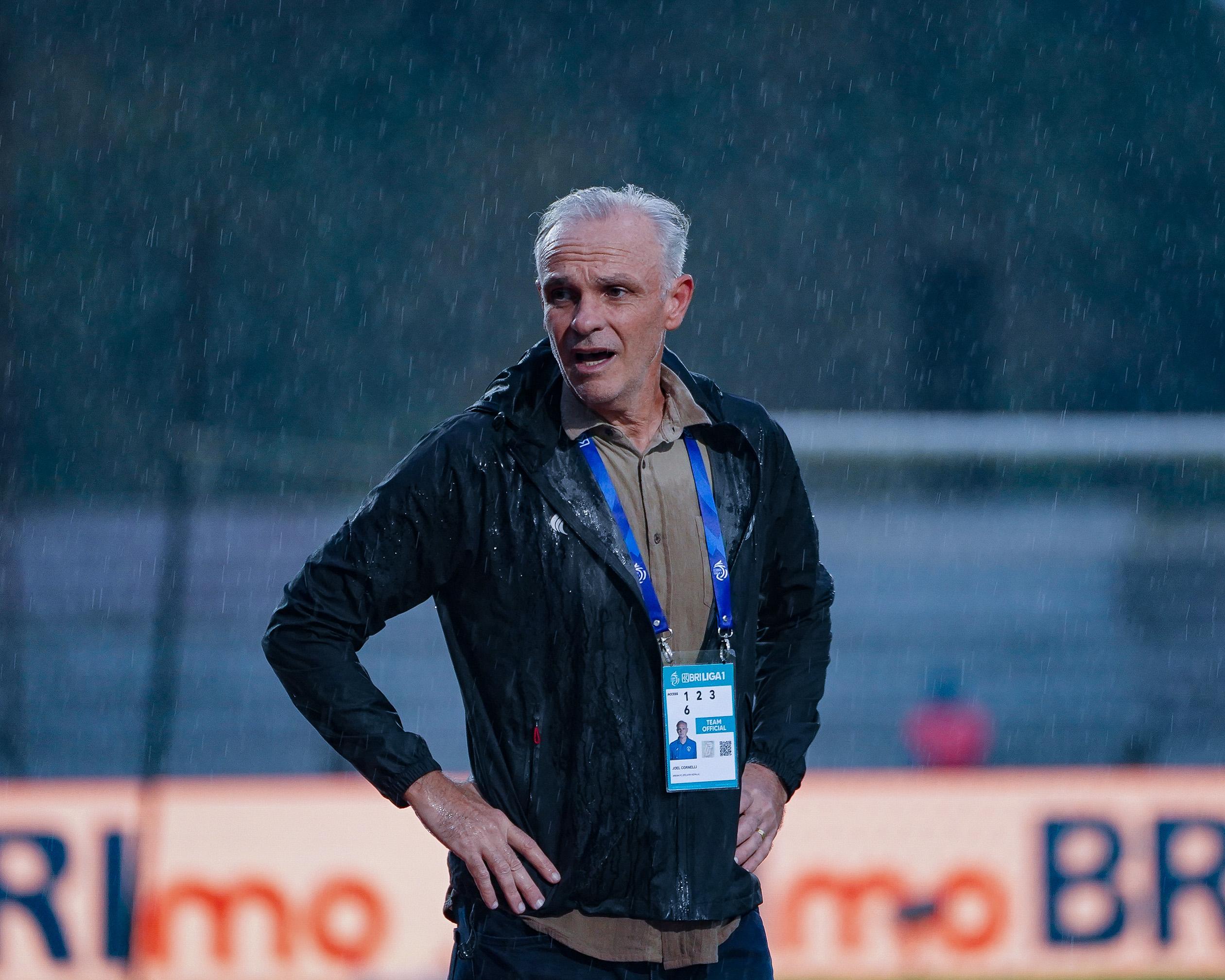 Pelatih tim sepakbola Arema FC, Joel Cornelli