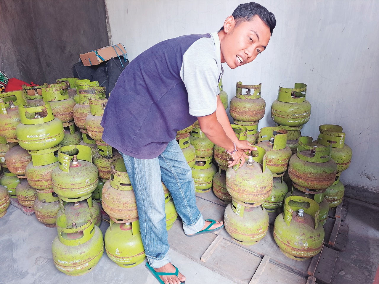 NAIK TIBA-TIBA: Harga Elpiji 3 kg atau gas melon naik Rp 2 ribu per Rabu (16/1/2025) hari ini.