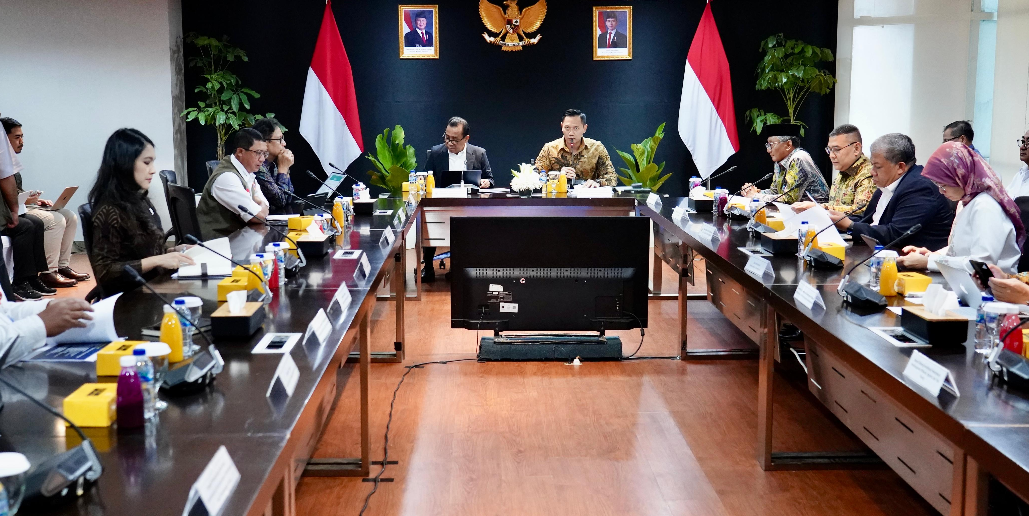 Pembangunan infrastruktur tidak hanya terkait dengan pembangunan fisik, tetapi juga memberikan dampak yang signifikan terhadap kualitas hidup masyarakat, kesehatan, hingga mitigasi bencana alam.
