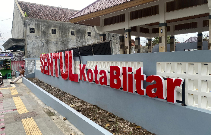 TERUS BERBENAH:  Pemkot Blitar tiap tahun menganggarkan proyek fisik untuk memperindah tata kota.