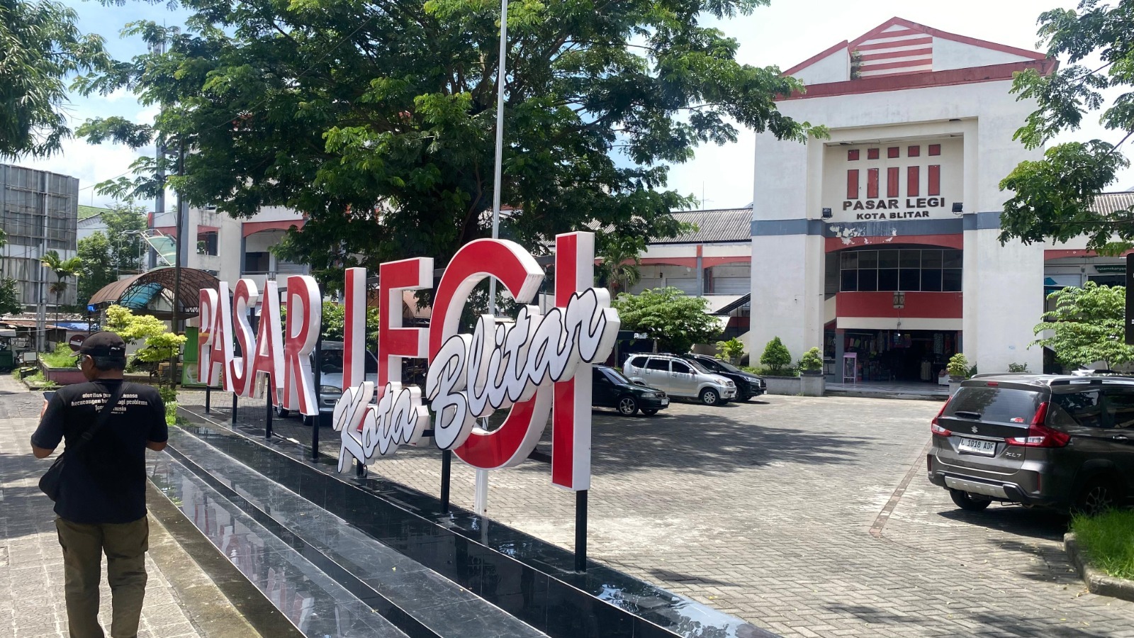 MINTA PERPANJANGAN: Pemilik karaoke Jojo di Pasar Legi Kota Blitar minta perpanjangan kontrak.