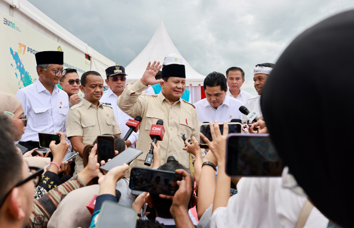 UNTUK NEGARA: Peresmian Proyek Strategis Ketenagalistrikan di 18 Provinsi yang diselenggarakan di Bendungan, Jatigede, Sumedang, Jawa Barat, Senin (20/1).