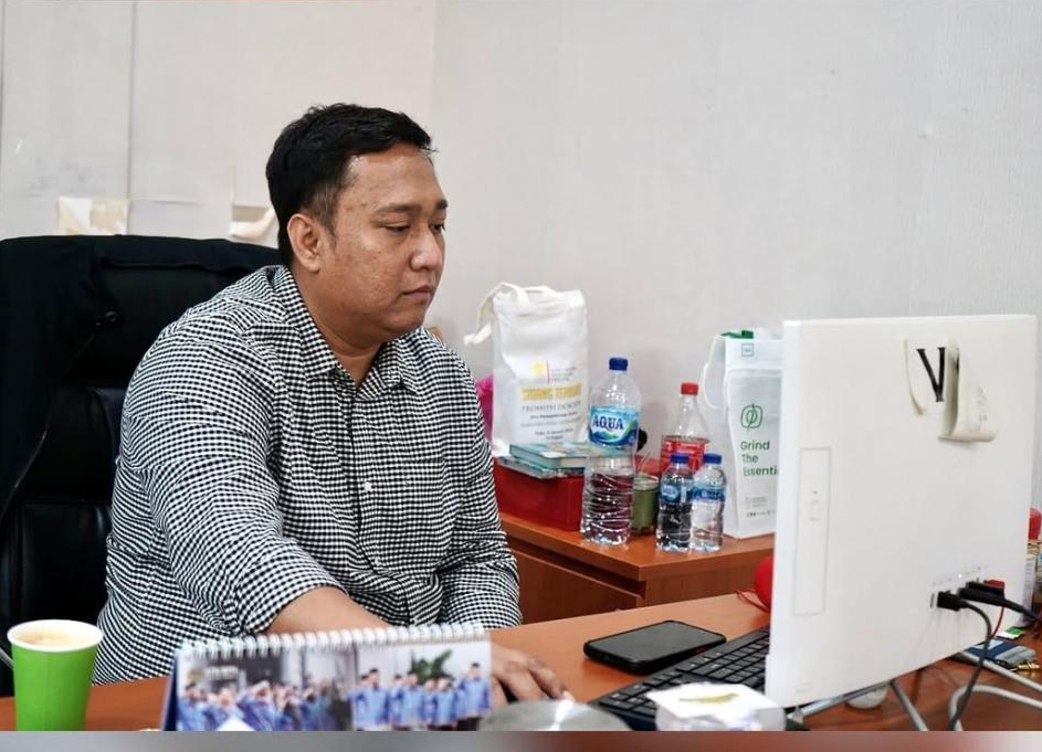 Sosialisasi daring, mengenai  layanan informasi dan pengelolaan pengaduan.