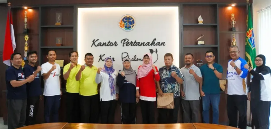 Pertanahan Kota Pekalongan melaksanakan kegiatan pelepasan delapan pegawai yang dimutasi ke Kantor Pertanahan Kabupaten Batang, Kabupaten Kendal, dan Kabupaten Pemalang.