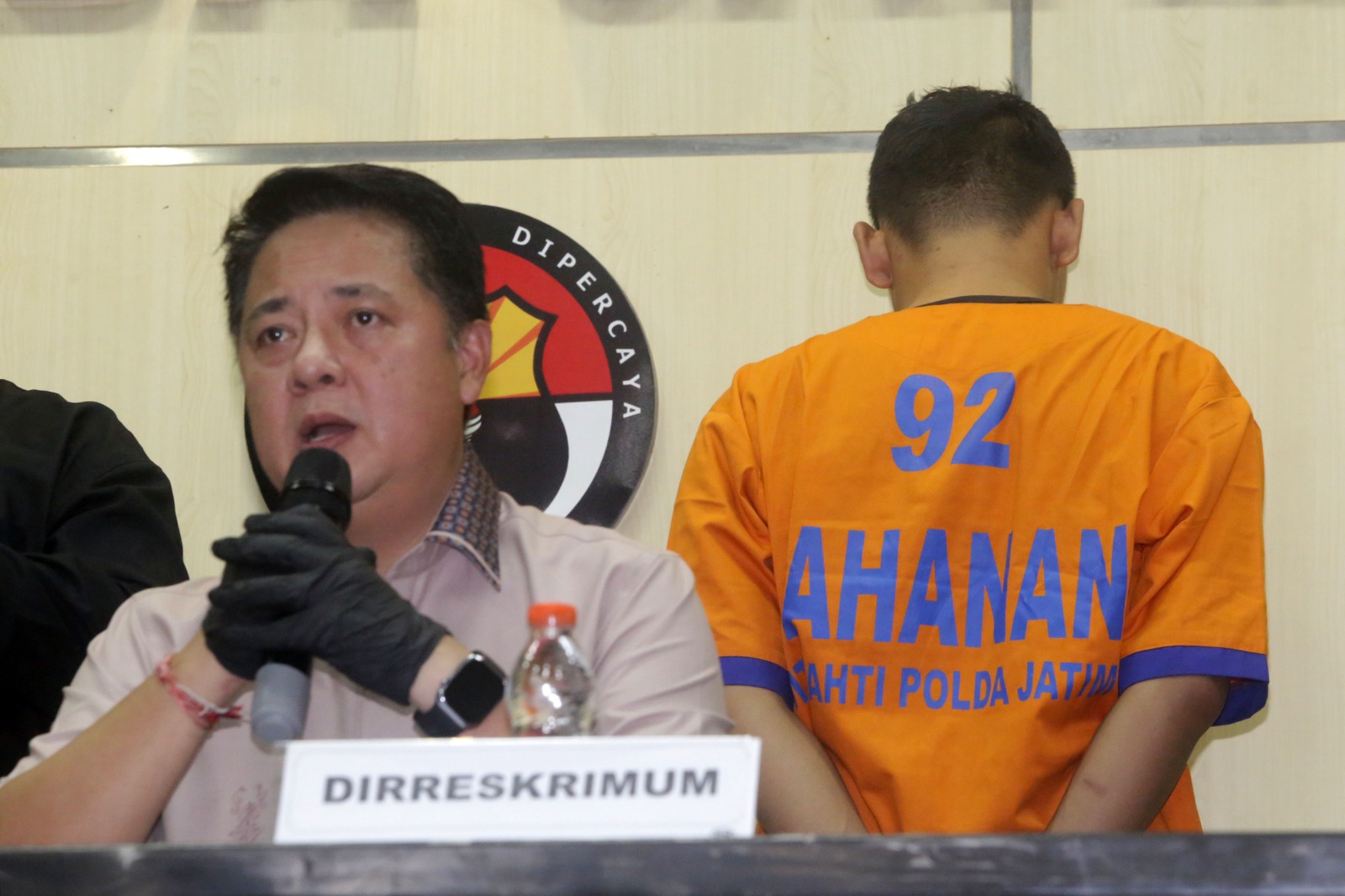 Direktur Direktorat Reserse Kriminal Umum (Direskrimum) Polda Jatim Kombes Pol Farman membeberkan kronologi pembunuhan sadis mutilasi, Senin (27/1/2025).