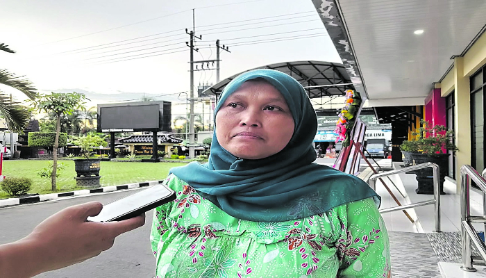 Anggota Panwascam Sukorejo Kota Blitar Khusnul Hidayati