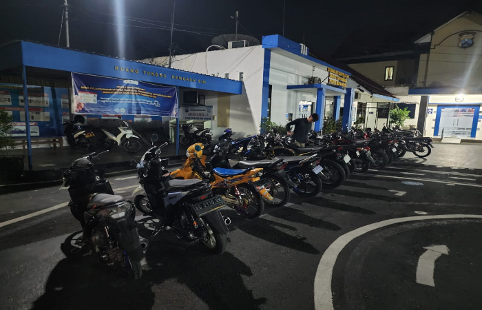 HARUS TERTIB: Upaya menekan angka pelanggaran lalu lintas dan menjaga ketertiban di Kota Blitar terus digencarkan razia.