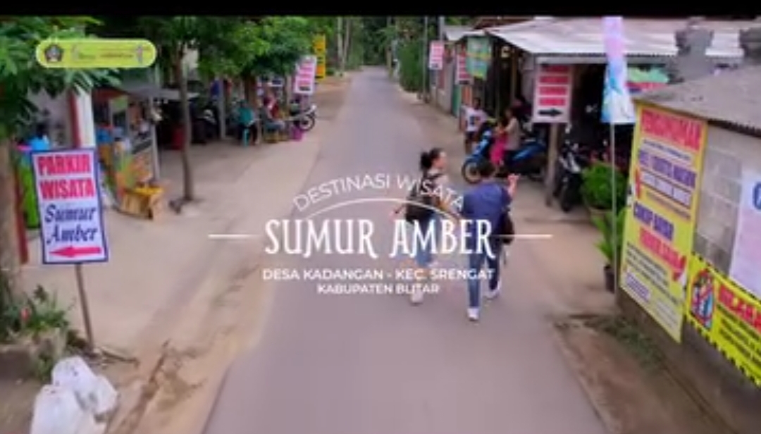 Sumur Amber berada di wilayah Kecamatan Srengat, yang terkenal dengan keindahan alamnya.