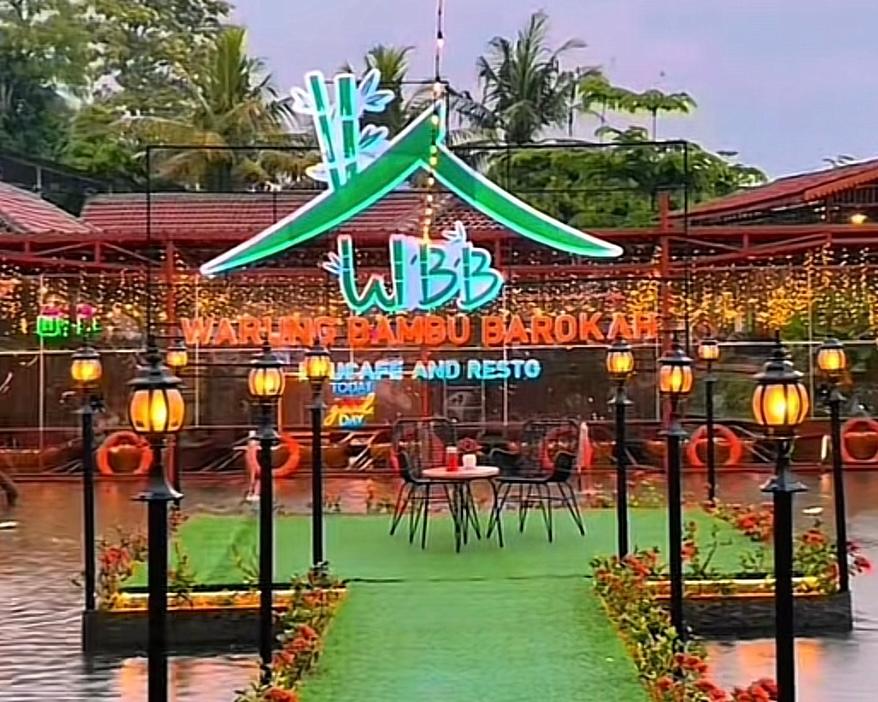 Warung Bambu Barokah Desa Tambakan Kecamatan Gandusari Kabupaten Blitar
