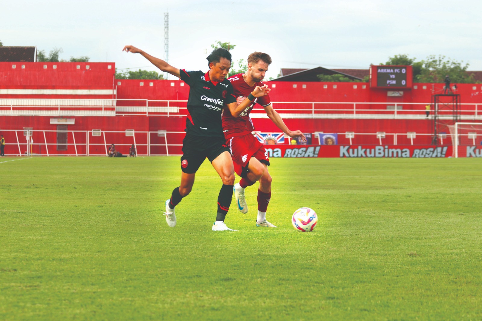 Arema FC 1-1 PSM Makasar lanjutan Liga 1 pekan ke 22 di Stadion Soeprijadi, Kota Blitar.