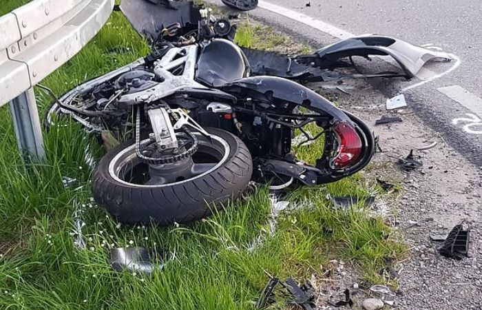 Ilustrasi sepeda motor pascakecelakaan