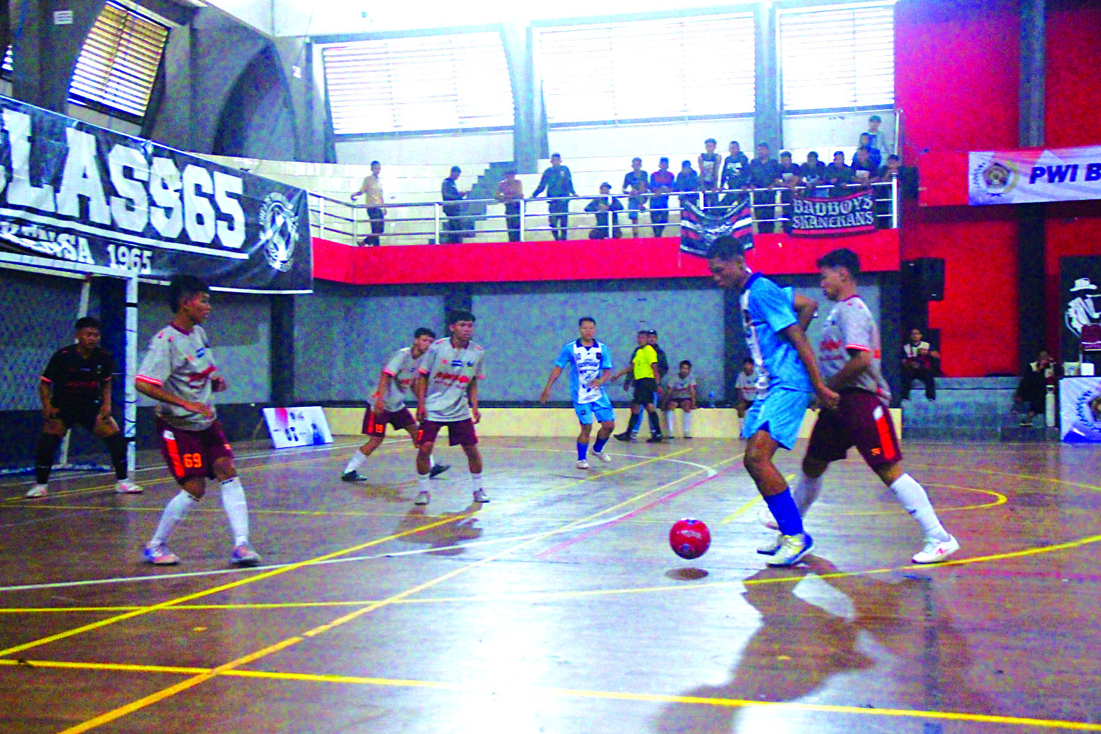 SERU: Kompetisi futsal dengan peserta pelajar tingkat SMA/SMK/MA se Blitar.