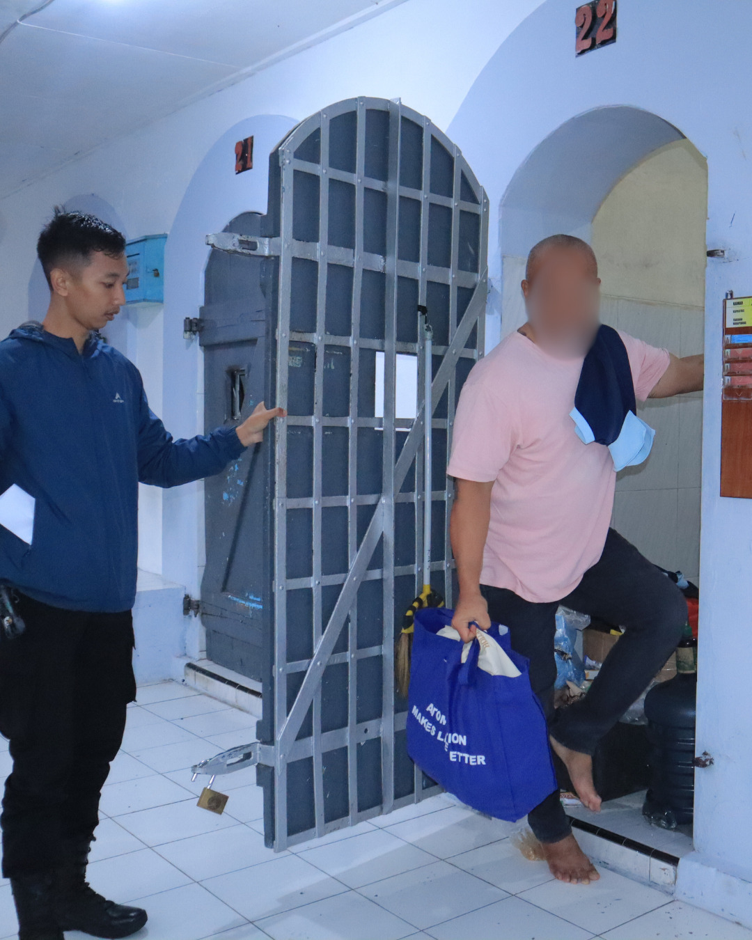 CEGAH PEREDARAN: Napi dari Lapas Kelas II B Blitar Dipindah ke Lapas Madiun, Senin (24/2/2025).