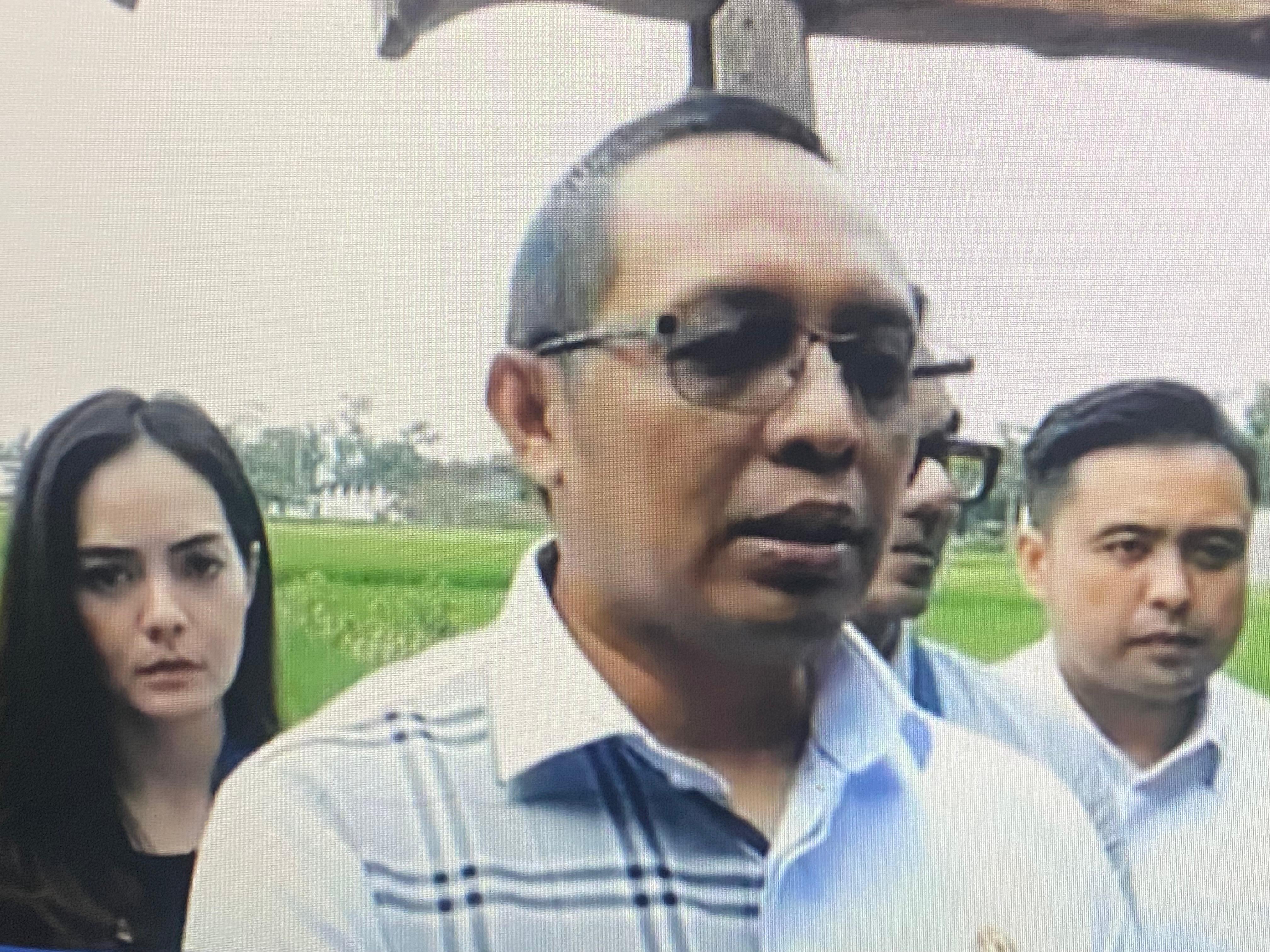 Pemerintah menyerahkan sepenuhnya penanganan kasus korupsi di tubuh PT Pertamina kepada aparat penegak hukum.