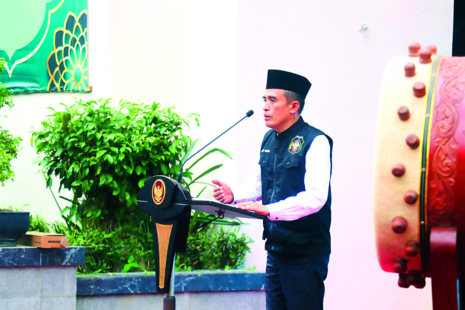 Kepala Disperindag Kota Blitar, Hakim Sisworo menyampaikan sambutan saat pembukaan SAE Ramadhan Fest 2025 di Pasar Legi, Selasa (4/3/2025).