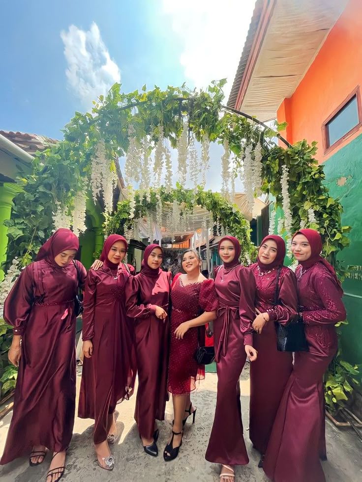 Prediksi trend warna baju lebaran 2025 (foto by pinterest)