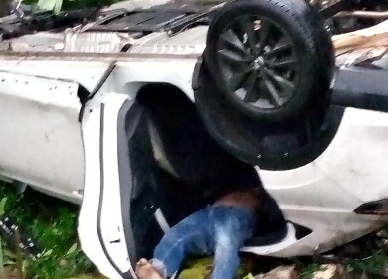 NAHAS: Kecelakaan Kereta Api dengan kendaraan roda empat terjadi di perlintasan tanpa palang pintu di Desa/KEcamatan Sanankulon, Senin (10/3/2025).