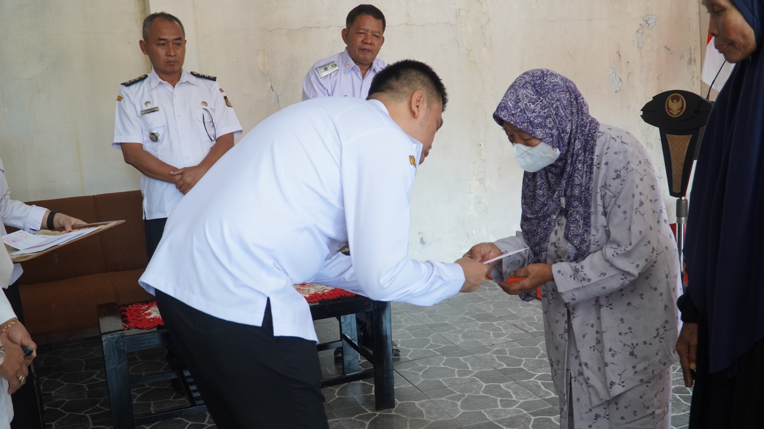 TERIMA KASIH: PKH Tahap pertama di Kota Blitar sudah cair untuk ratusan warga.