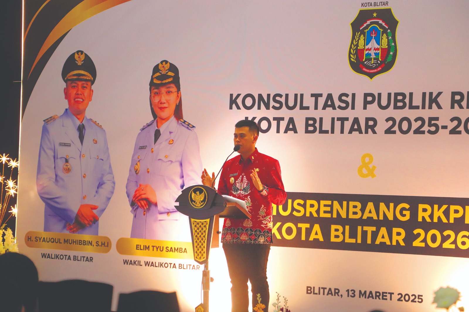 MAJUKAN KOTA: Wali Kota Blitar Mas Ibin menyampaikan paparan rencana pembangunan Kota Blitar untuk jangka menengah untuk lima tahun ke depan, Kamis (13/3/2025).