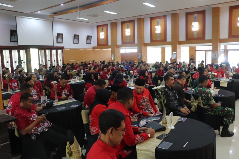 SINERGI: Para kepala OPD, camat dan lurah serta seluruh organisasi mengikuti rapat RPJMD 2025-2030 di Balai Koesoemo Wicitra, Kamis (13/3/2025).