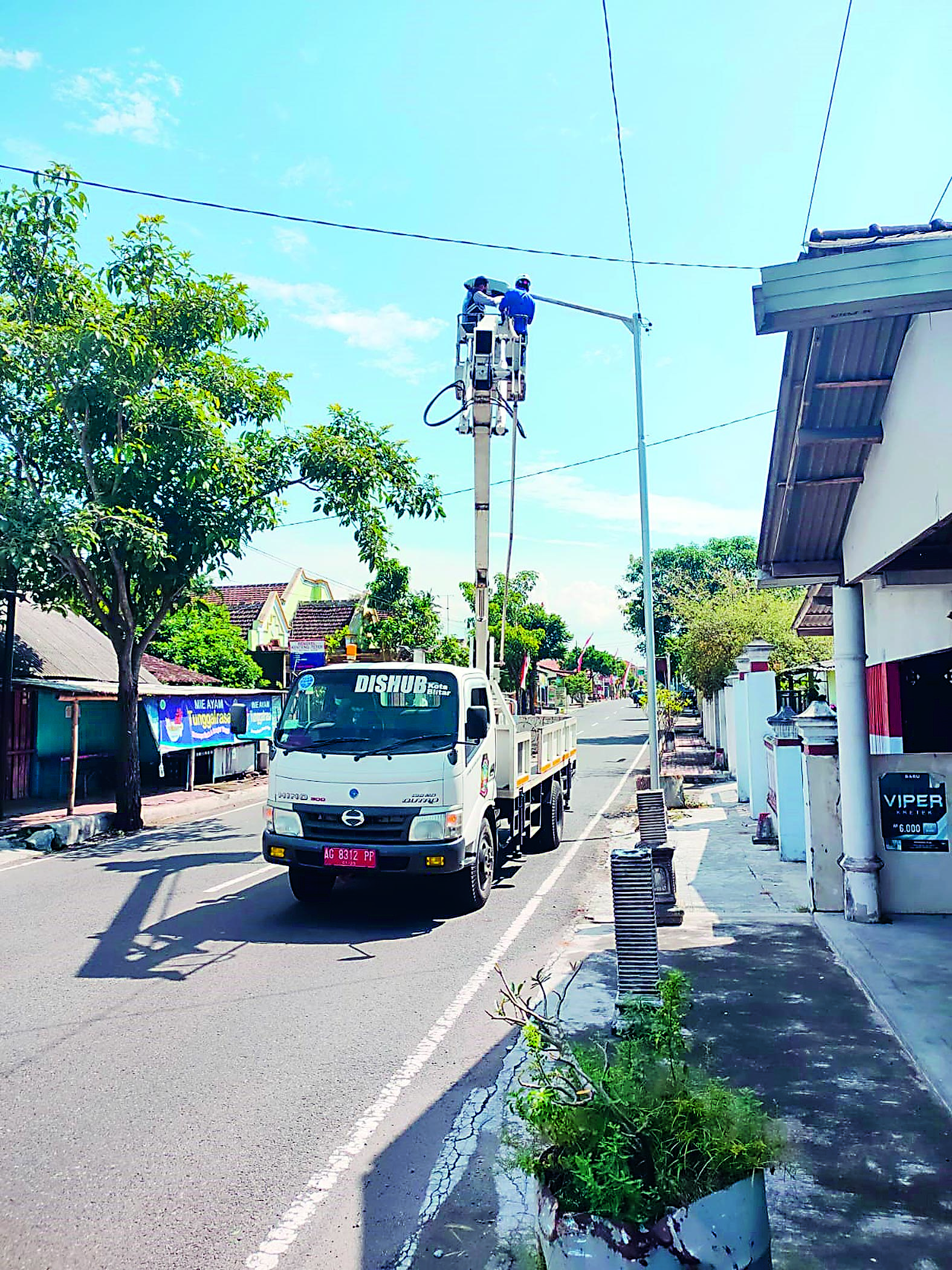 Dinas perhubungan (dishub) mengalokasikan anggaran sebesar Rp 75 juta untuk perawatan dan perbaikan lampu penerangan jalan umum (PJU) 2025