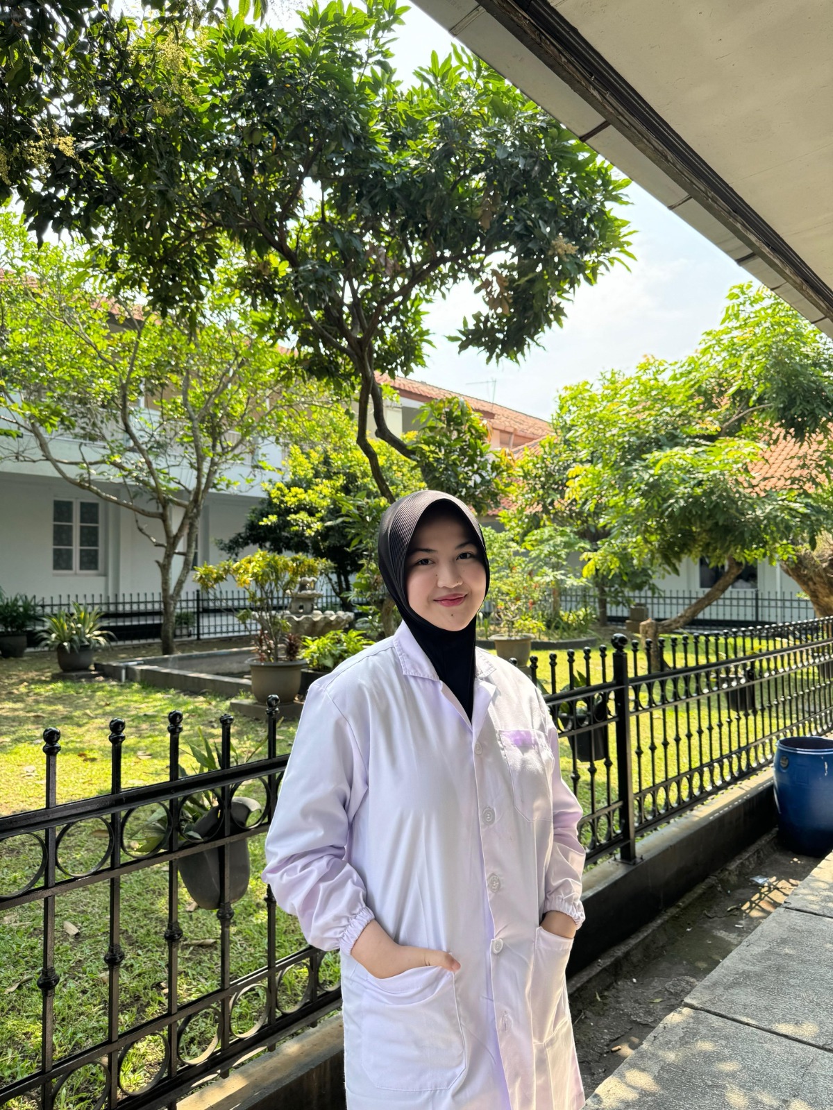 CERDAS: Shireen Adinda Bhelvaa, pelajar SMAN 1 Blitar yang berhasil di ajang OSN.