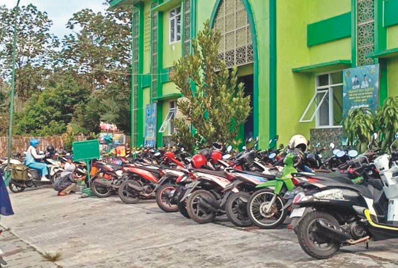 KEMBALI AKTIF: Suasana halaman MIN 10 Blitar, Desa Sukosewu, Kecamatan Gandusari, beberapa waktu lalu.