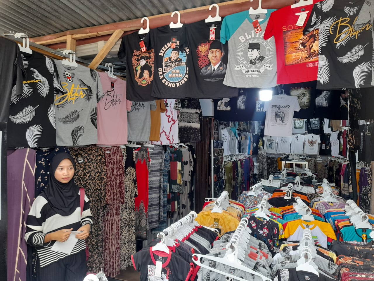 SEPI: Kawasan wisata MBK yang kerap ramai pengunjung tak membawa dampak signifikan pada penjualan para pedagang.