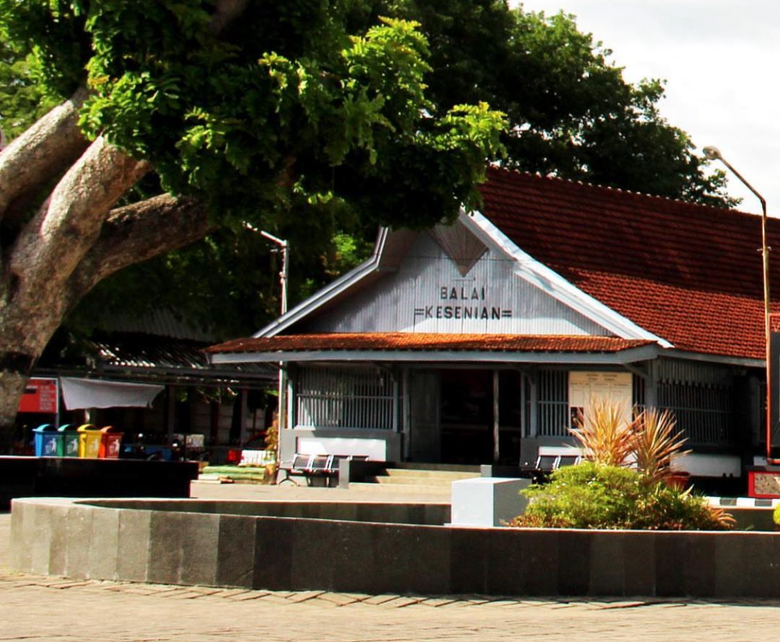 Balai Kesenian Istana Gebang, wisata sejarah Blitar.