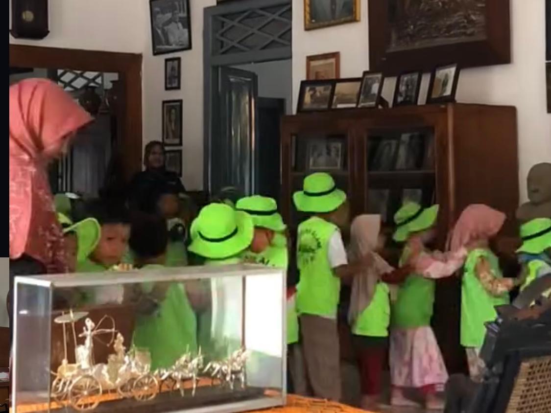 wisata edukasi anak Blitar, Istana Gebang untuk anak TK