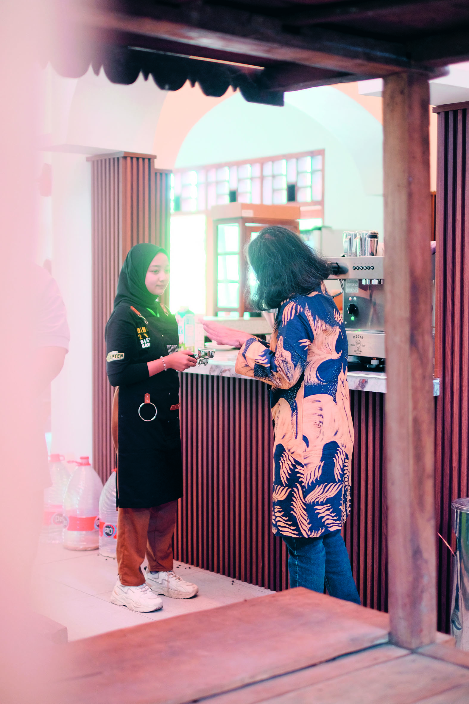 BERUSAHA: Peserta pelatihan ikut uji kompetensi barista diselenggarakan Disnaker Kabupaten Blitar.