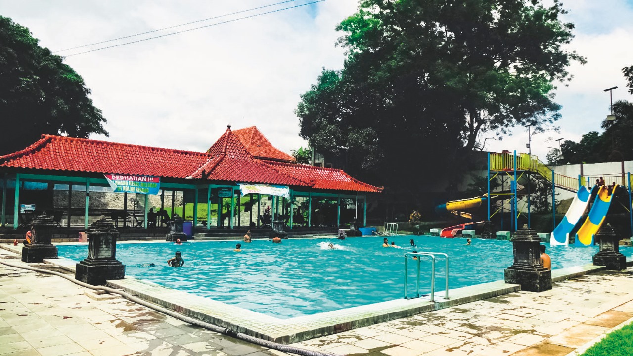 SEGAR: Kolam Renang Penataran menjadi salah satu objek wisata di wilayah Kabupaten Blitar bagian utara.