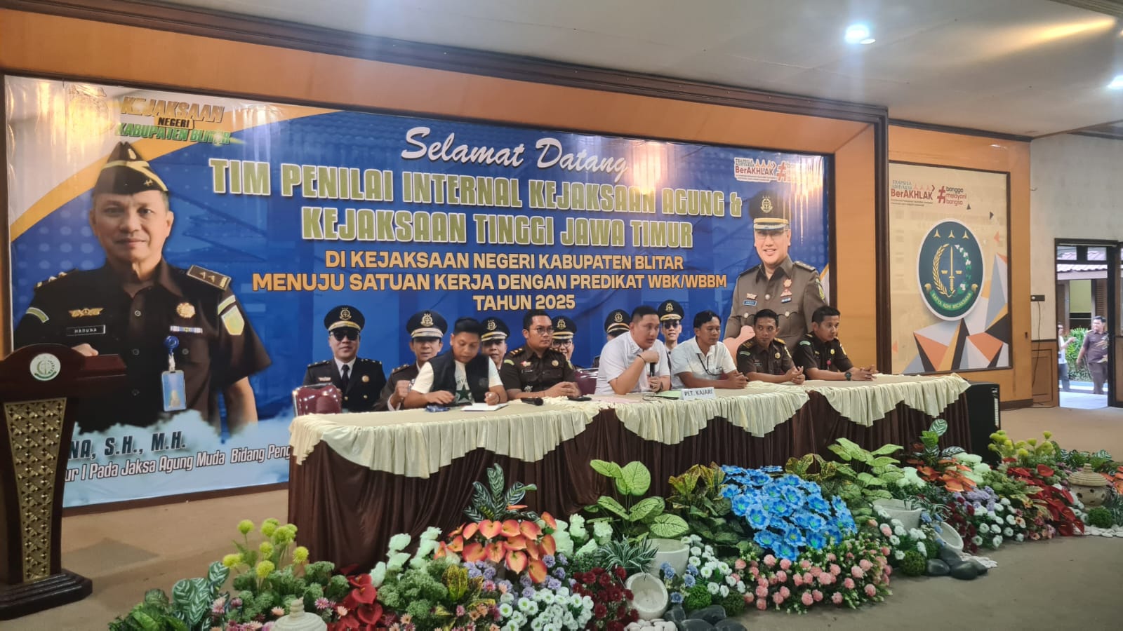 BABAK BARU: Kejari Kabupaten Blitar konferensi pers untuk mengumumkan tiga tersangka baru kasus dugaan korupsi Dam Kali Bentak, Rabu (23/4/2025).