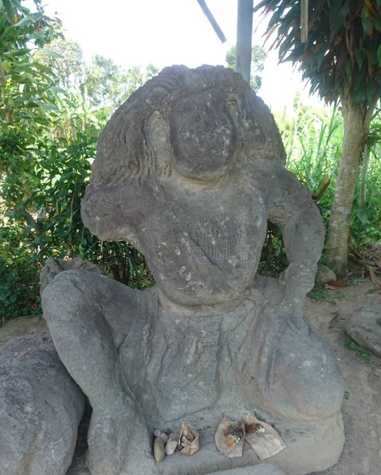 Candi Tapan adalah situs bersejarah yang terletak di Dusun Bakulan, Desa Bendosewu, Kecamatan Talun, Kabupaten Blitar.