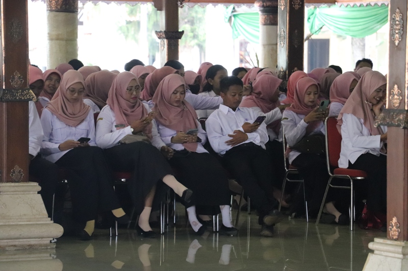 Penerbitan nomor induk pegawai (NIP) untuk 29 CPNS dan nomor induk PPPK untuk lebih dari 800 peserta telah selesai diproses oleh Badan Kepegawaian Negara (BKN) Republik Indonesia.