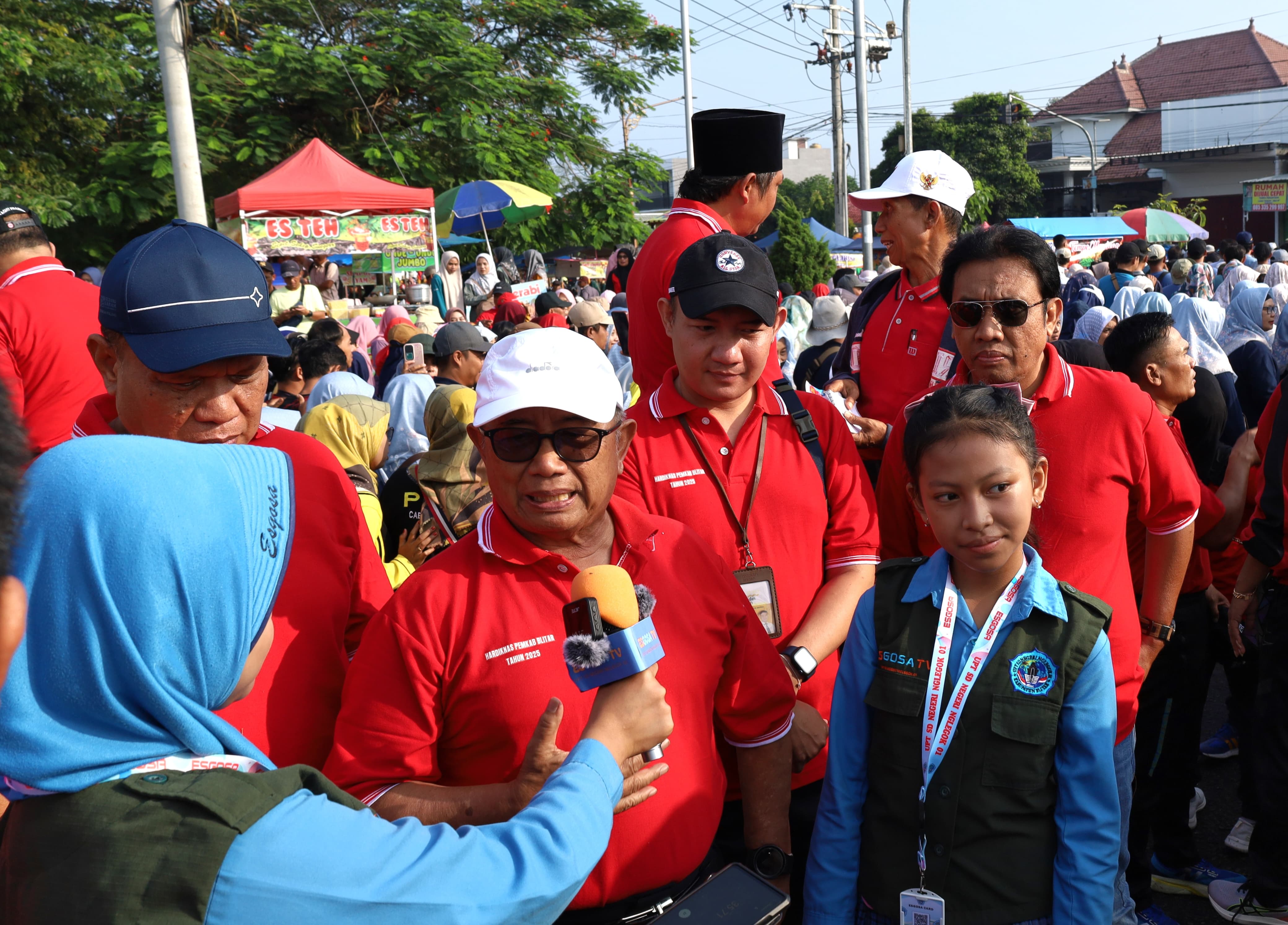 Bupati Rijanto didampingi Kepala Diskominfotiksan Herman Widodo saat meluncurkan progran Si Rizki di Kanigoro (16/5/2025).