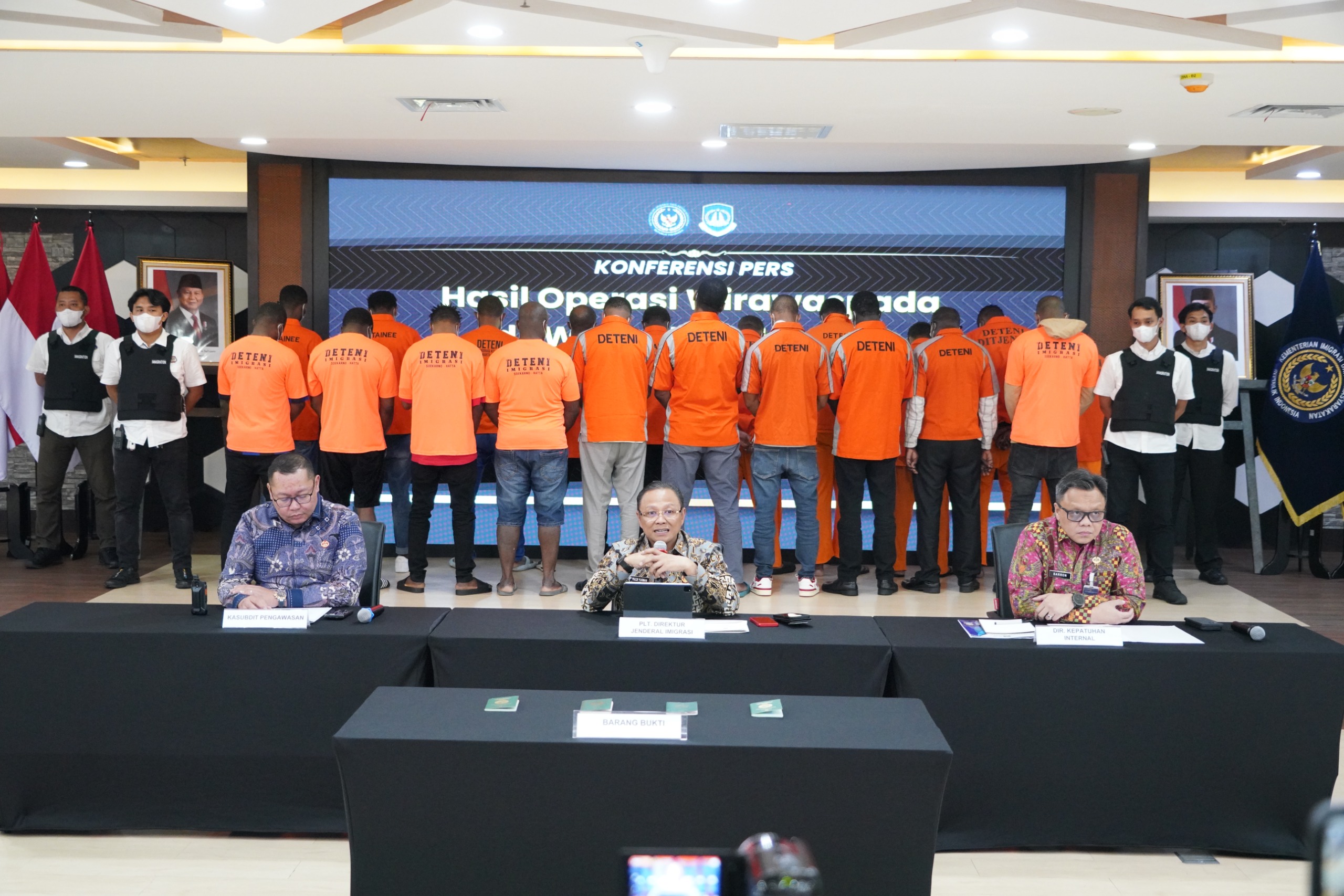 Direktorat Jenderal Imigrasi saat rilis ratusan WNA yang amankan dari wilayah Jabodetabek.