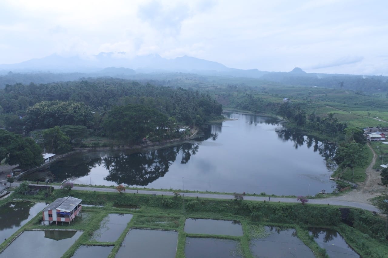 MENAWAN: Pemandangan Blumbang Gede di Desa Soso, Kecamatan Gandusari, Kabupaten Blitar&nbsp;dari&nbsp;udara.