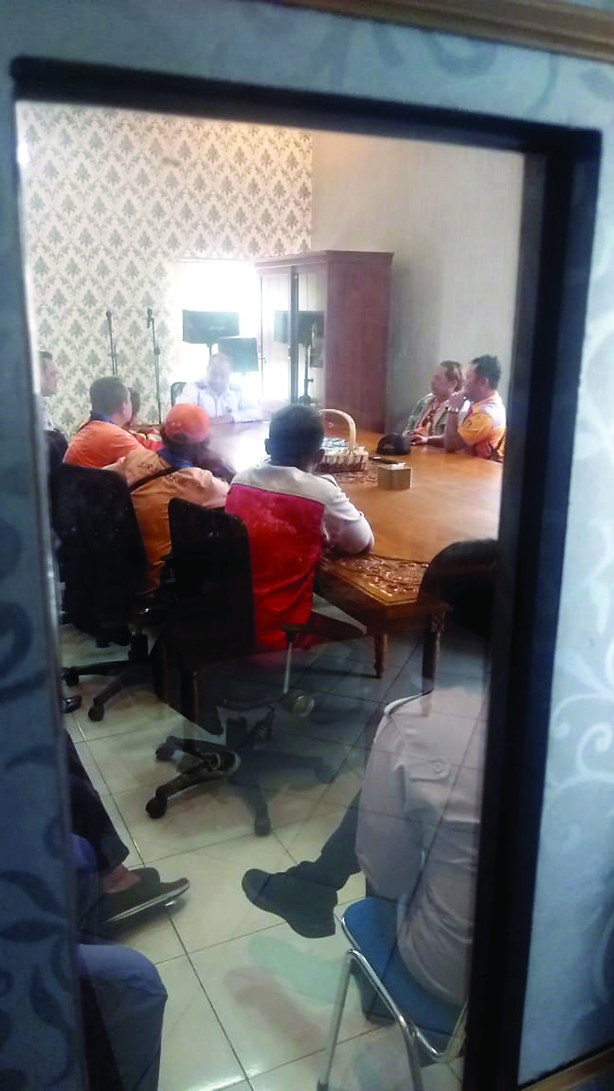GAYENG: Dishub Kota Blitar dan jukir berdialog membahas wacana perubahan tarif parkir jadi Rp 1.000.