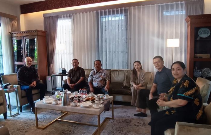 Ardian Purwoseputro saat bertemu Konjen Amerika di Surabaya pada Kamis(5/6/2025)