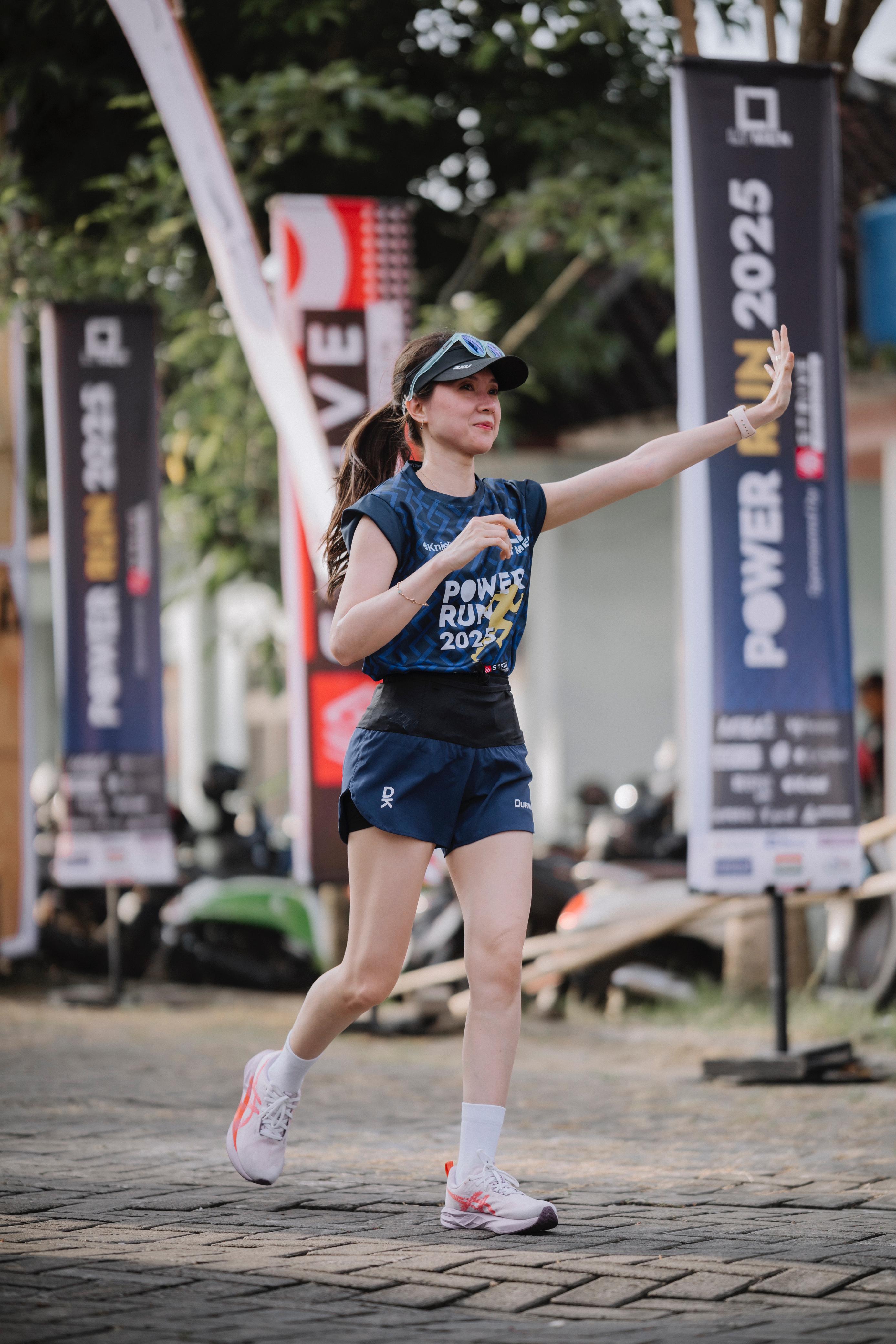 LEBIH BUGAR: Hanna berlari dalam sebuah event lari di Kota Blitar beberapa waktu lalu.