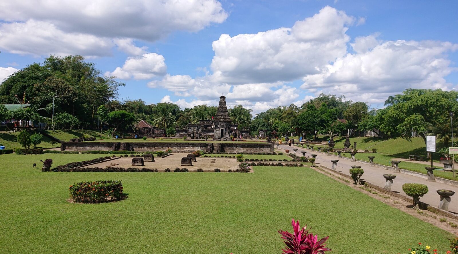 Kemegahan Candi Penataran di Kabupaten Blitar.