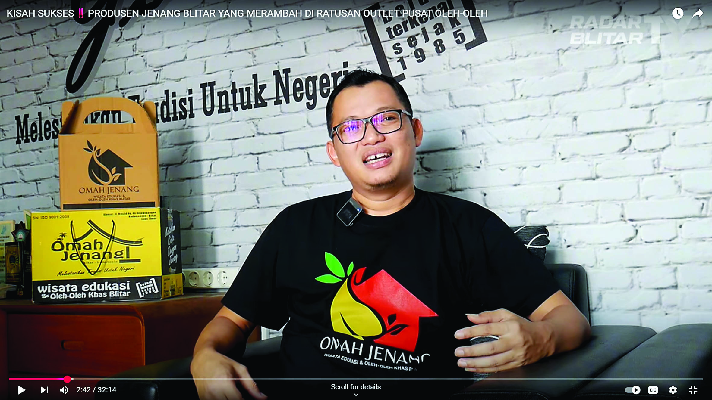 TRADISI: Hendri Christiawan bertekad terus melestarikan jenang dan mengenalkan kepada generasi muda.