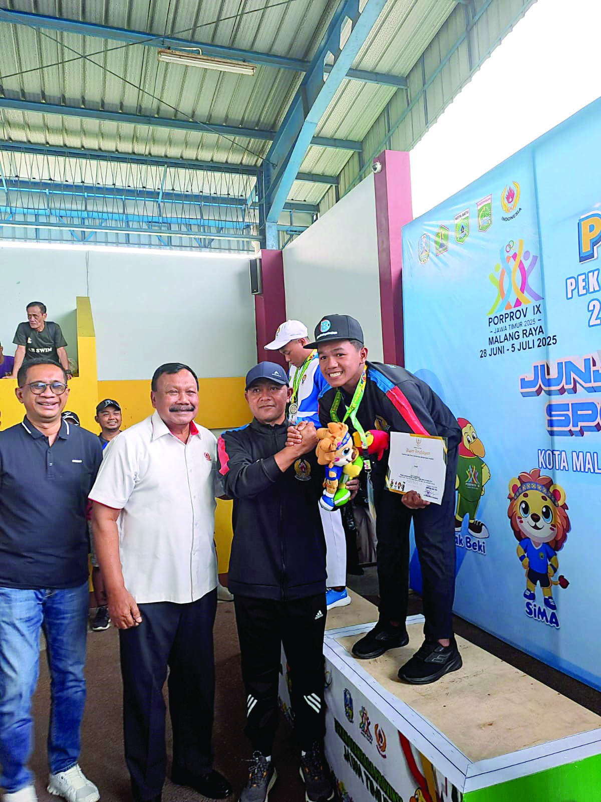 KEJUTAN: Ahdan Willy berhasil naik podium pada cabor selam di Porprov Jatim 2025, Minggu (30/6/2025).