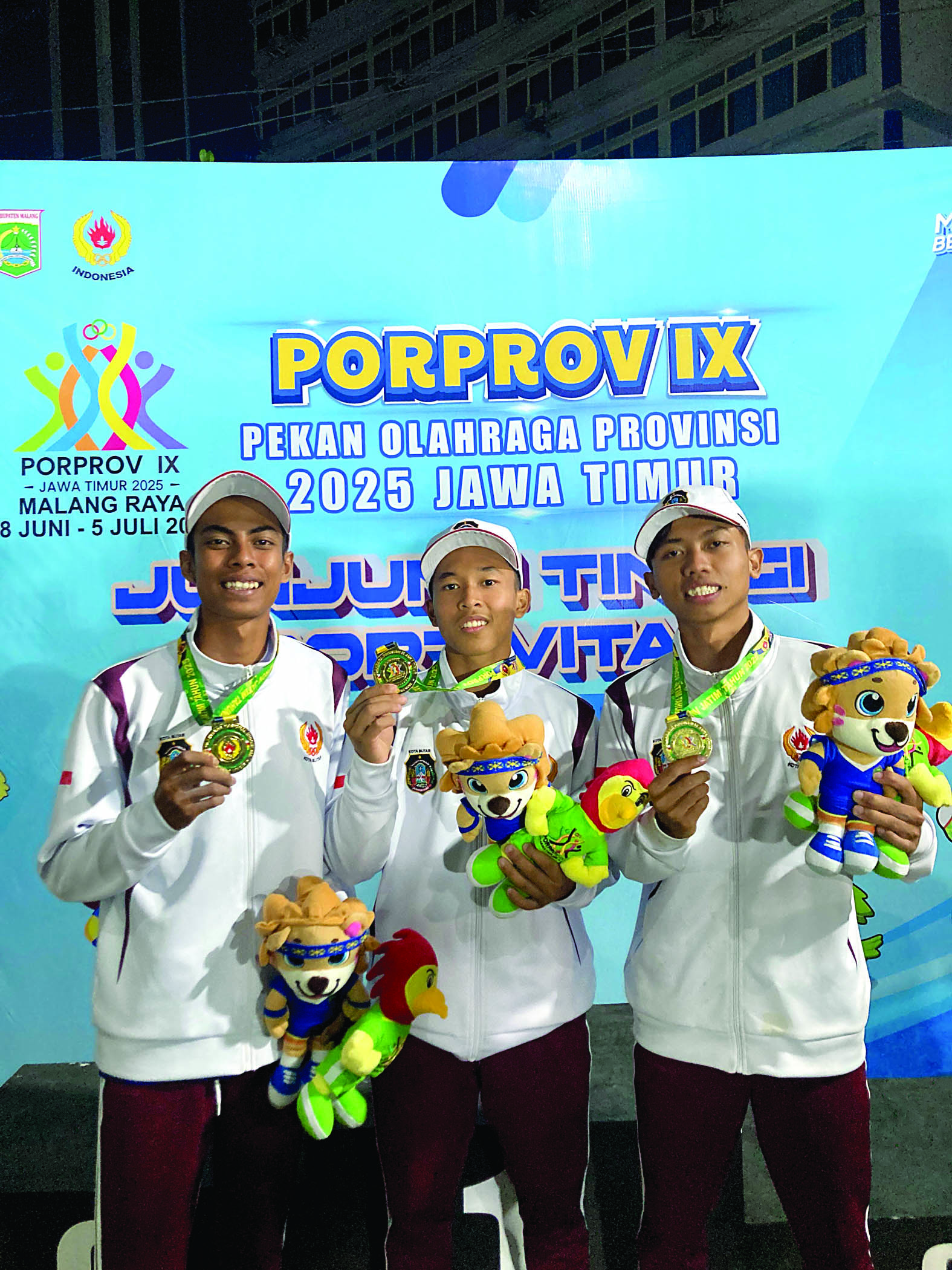 KURANG APRESIASI: Ganendra Giri, atlet panjat tebing yang memiliki prestasi nasional, tak diterima sekolah favorit.