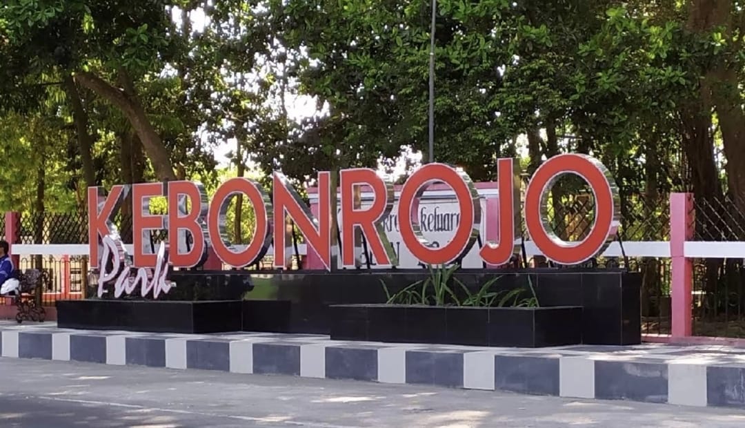 KEBON ROJO BLITAR,RUANG TERBUKA HIJAU YANG JADI FAVORIT WARGA DAN WISATAWAN