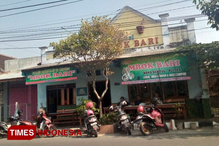 PECEL MBOK BARI IKON SARAPAN LEGENDARIS KHAS BLITAR SEJAK 1964